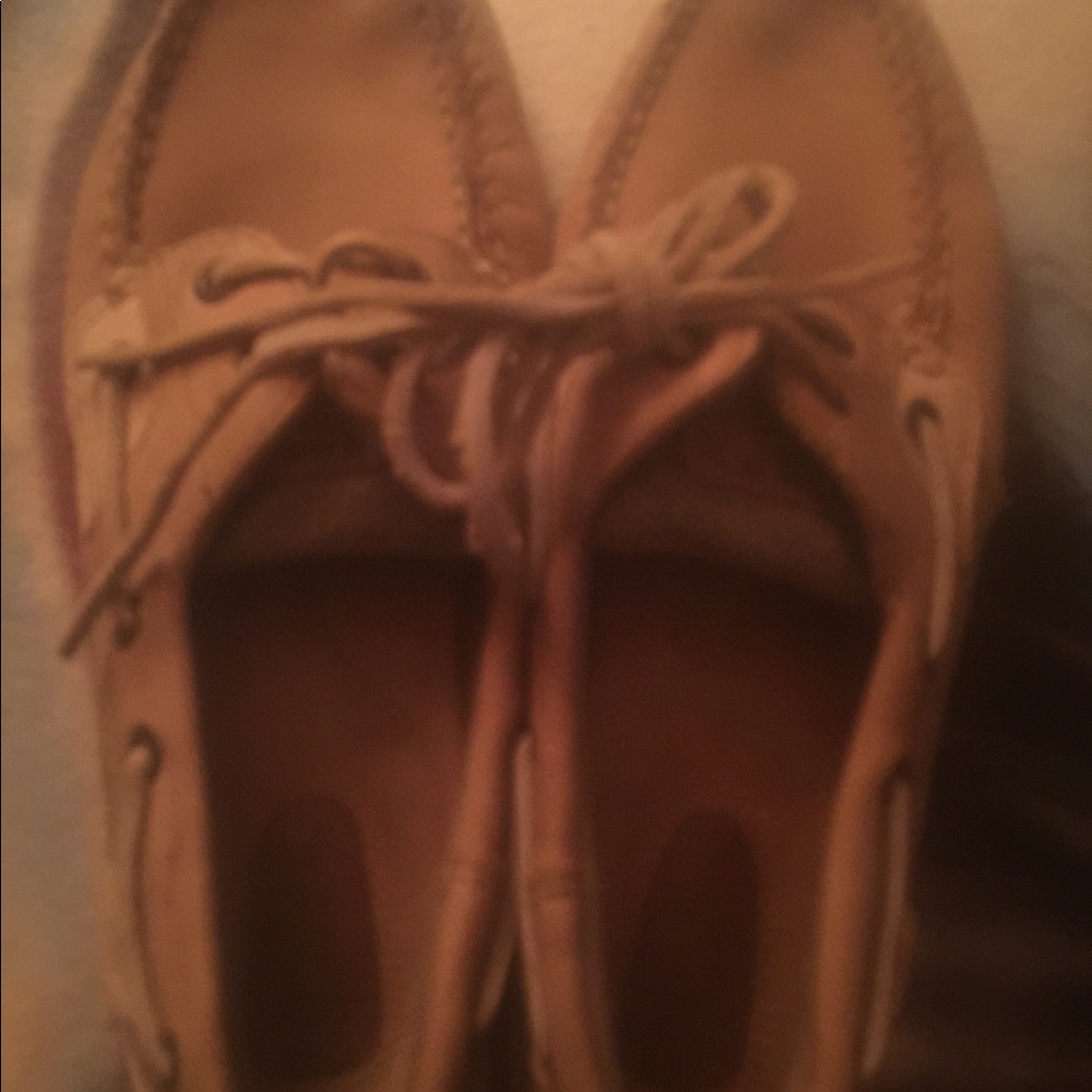 Girls sperries